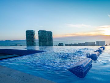 Departamento Amueblado en  Venta en Zoho Skies cerca a playa.