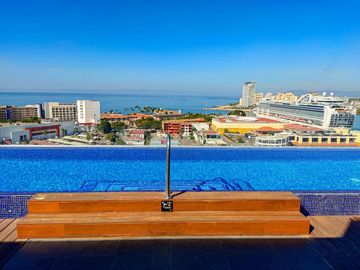 Departamento Amueblado en  Venta en Zoho Skies cerca a playa.