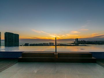 Departamento Amueblado en  Venta en Zoho Skies cerca a playa.