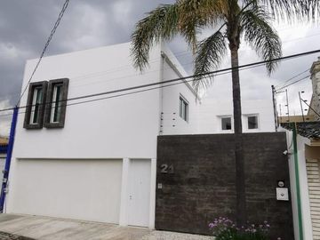 Casa en venta en el Fracc. Santa Cruz Guadalupe