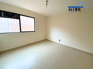 CASA EN VENTA FRACCIONAMIENTO INSURGENTES MUY CERCA DEL DISTRIBUIDOR JUÁREZ