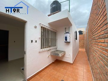 CASA EN VENTA FRACCIONAMIENTO INSURGENTES MUY CERCA DEL DISTRIBUIDOR JUÁREZ