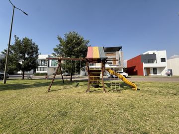 CASA EN VENTA EN FRACCIONAMIENTO CORTIJO SAN DIEGO, ZONA SAN PEDRO CHOLULA