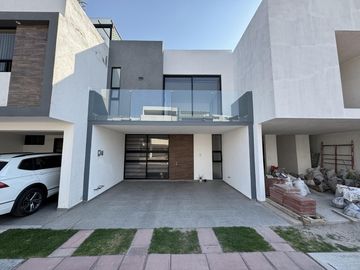 CASA EN VENTA EN FRACCIONAMIENTO CORTIJO SAN DIEGO, ZONA SAN PEDRO CHOLULA