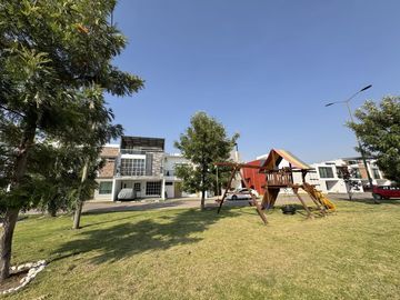 CASA EN VENTA EN FRACCIONAMIENTO CORTIJO SAN DIEGO, ZONA SAN PEDRO CHOLULA