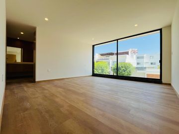 Casa en  venta de 4 recamaras junto al nuevo Chedraui Lomas de Angelopolis
