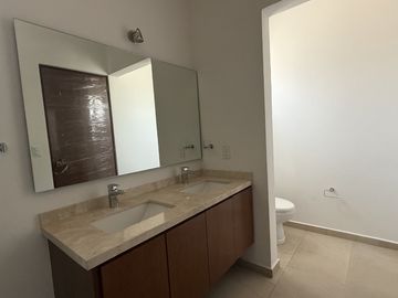En privada de 4 casas