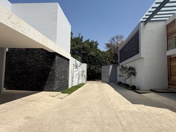 En privada de 4 casas