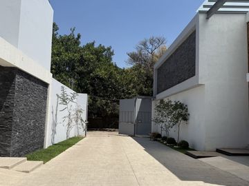 En privada de 4 casas