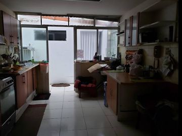 VENTA DE AMPLIA CASA EN SURCO
