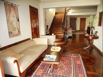 CASA EN MIRAFLORES CERCA PARQUES