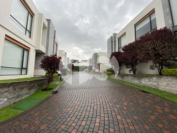CASA EN VENTA SECTOR BRITISH SCHOOL