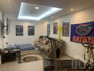 CASA ESPECTACULAR EN VENTA SECTOR NAYÓN