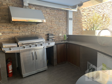 CASA ESPECTACULAR EN VENTA SECTOR NAYÓN