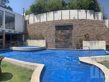 CASA ESPECTACULAR EN VENTA SECTOR NAYÓN
