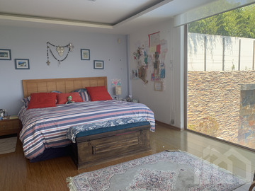 CASA ESPECTACULAR EN VENTA SECTOR NAYÓN