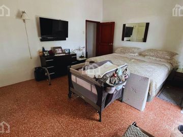 VENTA CASA CON TERRENO AMPLIO ZONA RESIDENCIAL MANTA