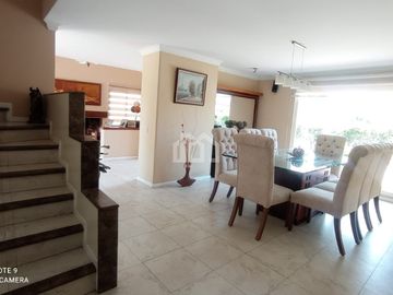 CASA INDEPENDIENTE DE VENTA EN EL VALLE DE LOS CHILLOS