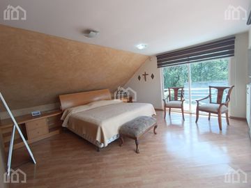 CASA INDEPENDIENTE DE VENTA EN EL VALLE DE LOS CHILLOS