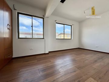 QUILPUE VENDE CASA 3D 2B DOS PISOS CENTRO