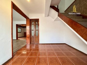 QUILPUE VENDE CASA 3D 2B DOS PISOS CENTRO
