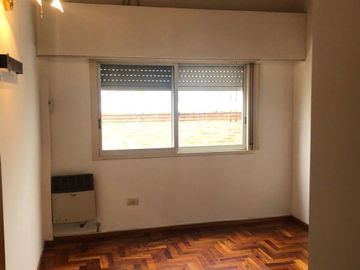 VENTA DE DEPARTAMENTO EN Caseros