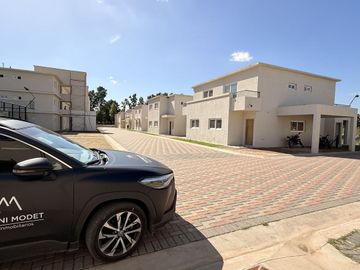 VENTA DE CASA EN La lonja