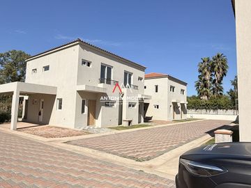 VENTA DE CASA EN La lonja