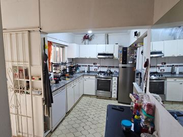 VENTA DE CASA DE PASILLO 6 DORMITORIOS, LA SEXTA