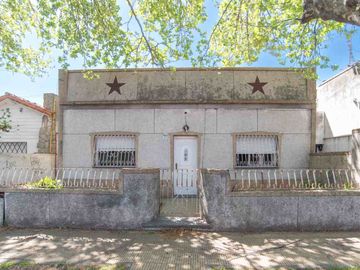 VENTA CASA 3 AMBIENTES TERRAZA JARDÍN SAN MARTIN