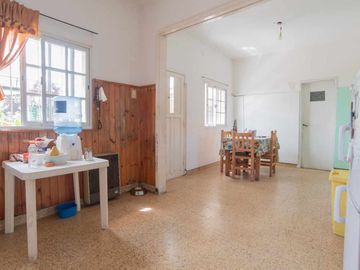 VENTA CASA 3 AMBIENTES TERRAZA JARDÍN SAN MARTIN