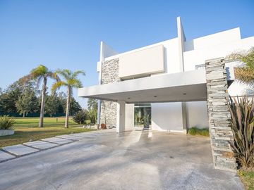 Casa en Saint Thomas Este al Golf - Canning