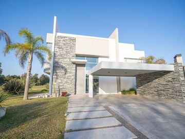 Casa en Saint Thomas Este al Golf - Canning