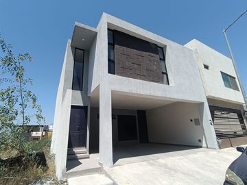 CASA EN VENTA EN CUMBRES ELITE PREMIER