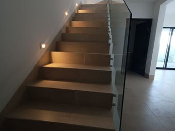 CASA EN VENTA EN CUMBRES ELITE PREMIER