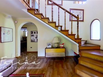 Casa en Venta en Valenzuela Puelma Cercano a Padre Hutado
