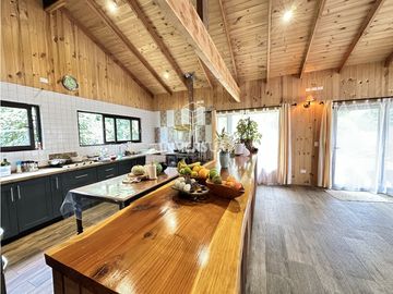 HERMOSA PARCELA CON ORILLA DE RIO Y 2 CASAS A 30 MIN DE VALDIVIA