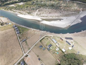 HERMOSA PARCELA CON ORILLA DE RIO Y 2 CASAS A 30 MIN DE VALDIVIA