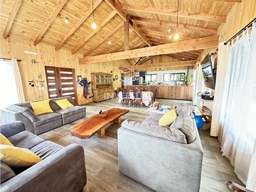 HERMOSA PARCELA CON ORILLA DE RIO Y 2 CASAS A 30 MIN DE VALDIVIA