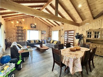 HERMOSA PARCELA CON ORILLA DE RIO Y 2 CASAS A 30 MIN DE VALDIVIA