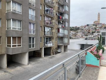 Departamento en Venta en Maipú 402