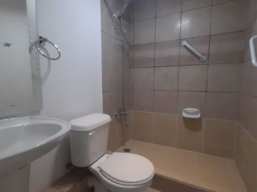 Departamento en Venta en Camino del Sol 2.300