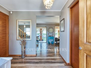 Maravillosa casa en venta, en el mejor sector de Peñalolén.