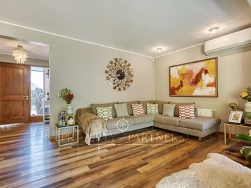 Maravillosa casa en venta, en el mejor sector de Peñalolén.
