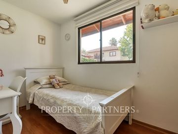 Venta de hermosa y amplia casa en Condominio Ensenada, Peñalolén.