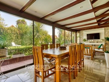 Venta de hermosa y amplia casa en Condominio Ensenada, Peñalolén.