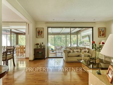 Venta de hermosa y amplia casa en Condominio Ensenada, Peñalolén.