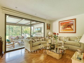 Venta de hermosa y amplia casa en Condominio Ensenada, Peñalolén.