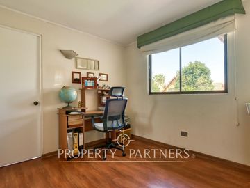 Venta de hermosa y amplia casa en Condominio Ensenada, Peñalolén.