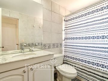 Venta de hermosa y amplia casa en Condominio Ensenada, Peñalolén.